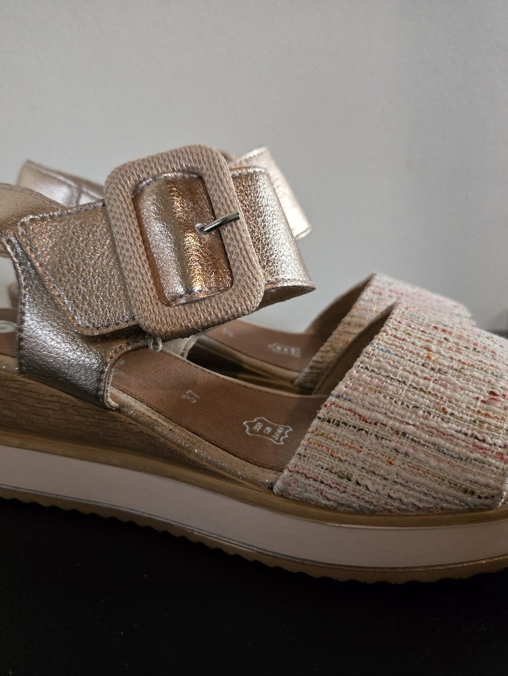 Remonte Wedge Sandal with Metallic Buckle in Rose Gold